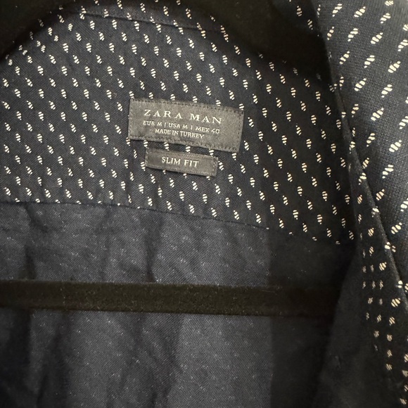 NWT men’s Zara LS navy and white patterned button down. Size M - Picture 3 of 5